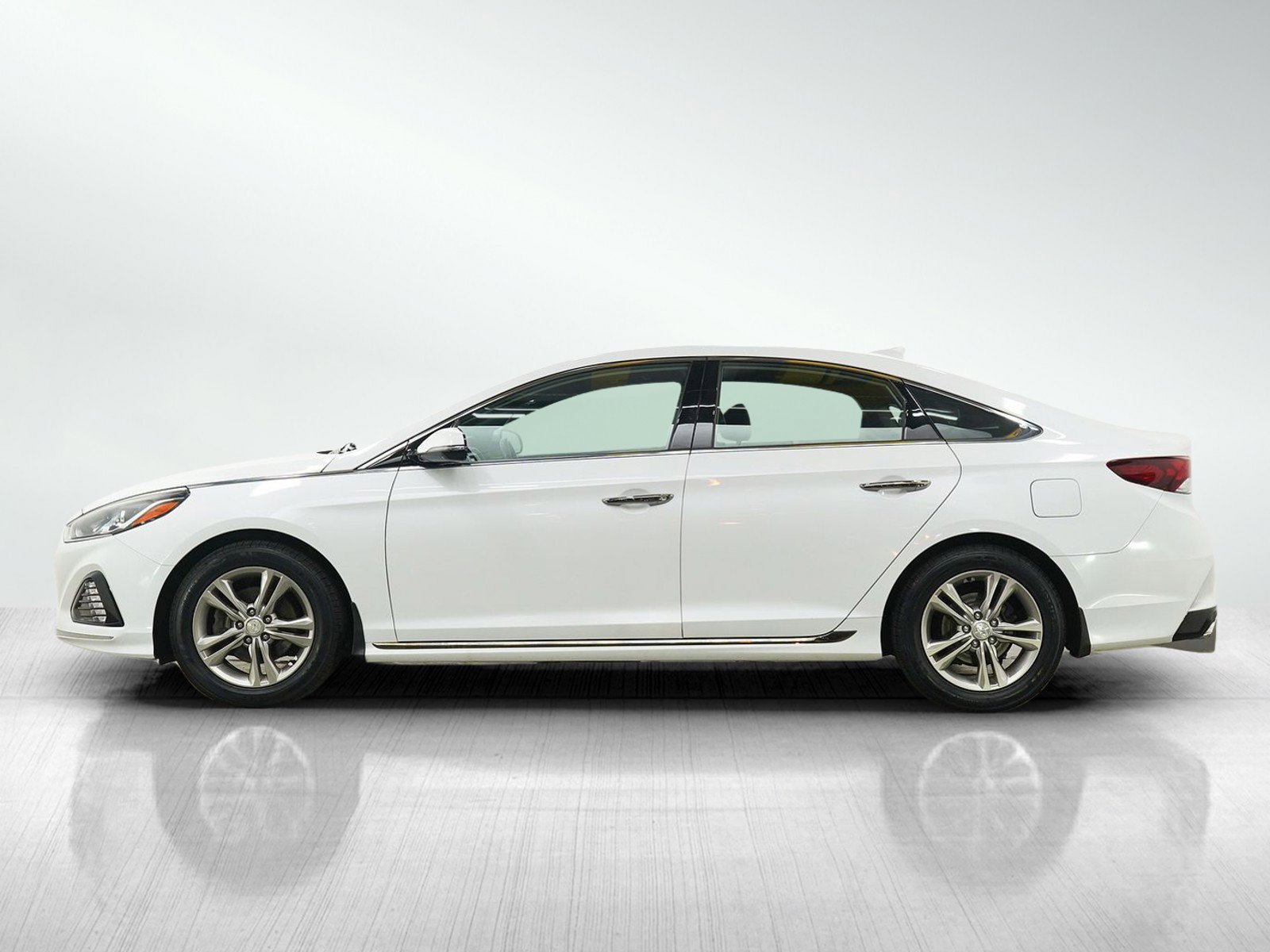 Used 2019 Hyundai Sonata Sport with VIN 5NPE34AF6KH785248 for sale in Minneapolis, Minnesota