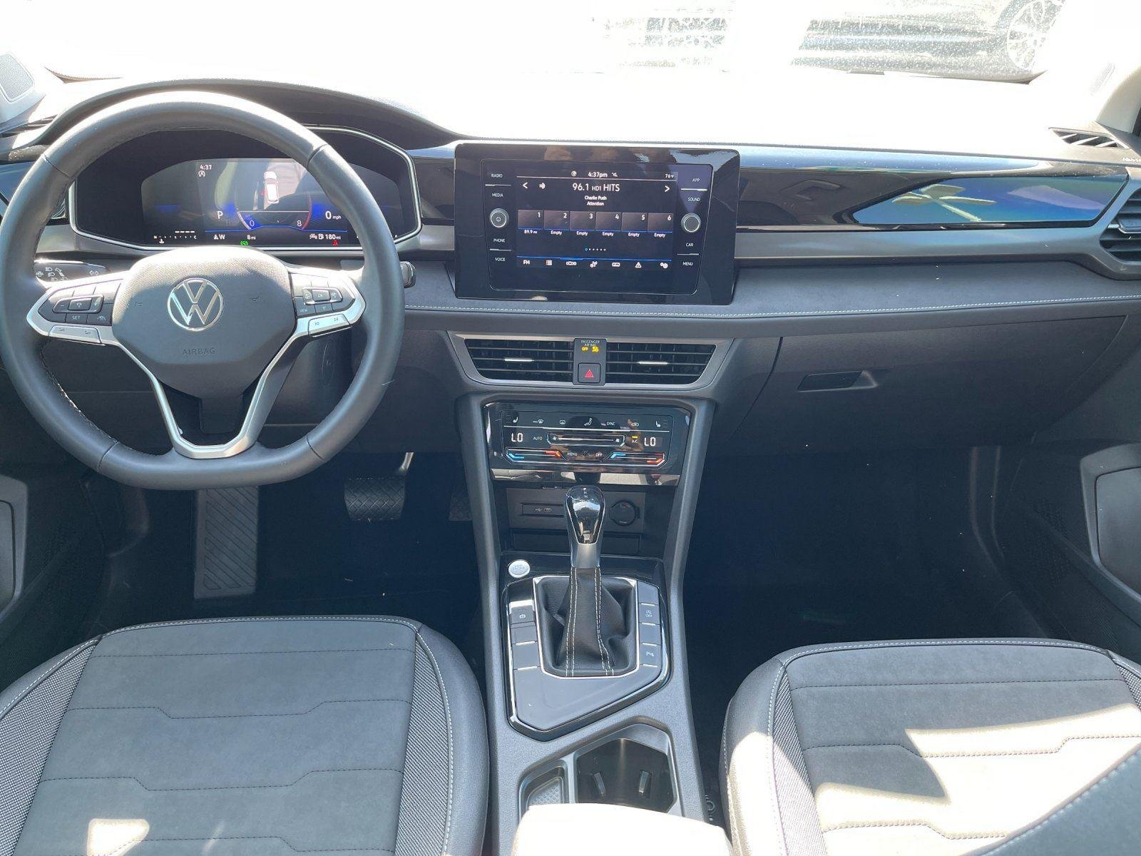 New 2026 Monument Gray w/Deep Black Roof Volkswagen SE Black image 34