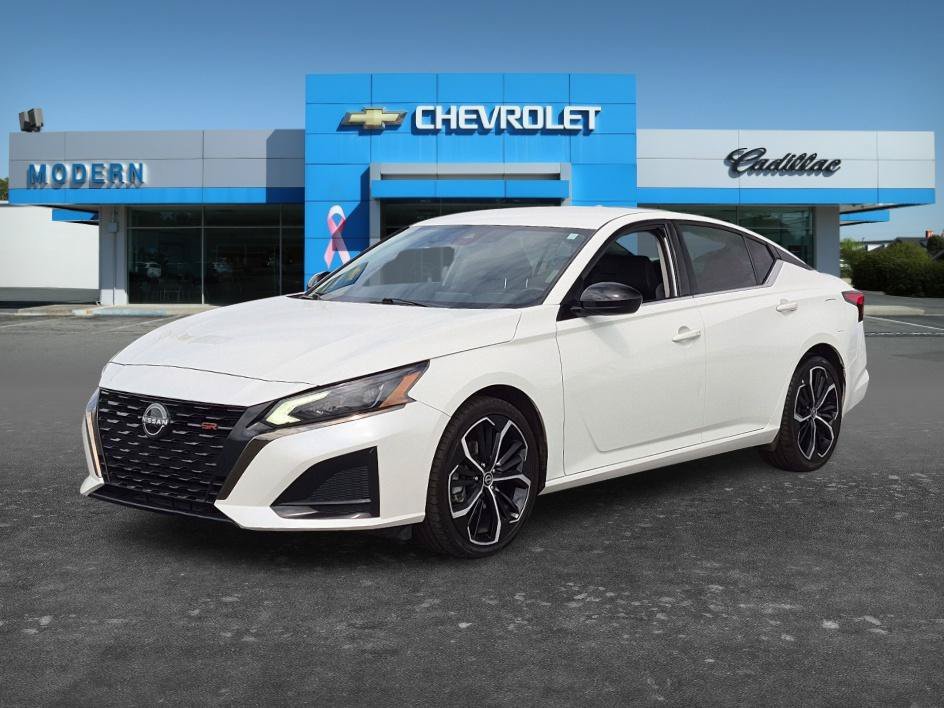 Certified Used 2023 Glacier White Nissan 2.5 SR image 1