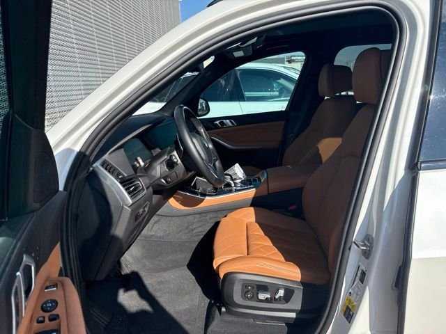 Used 2023 White BMW xDrive45e image 3