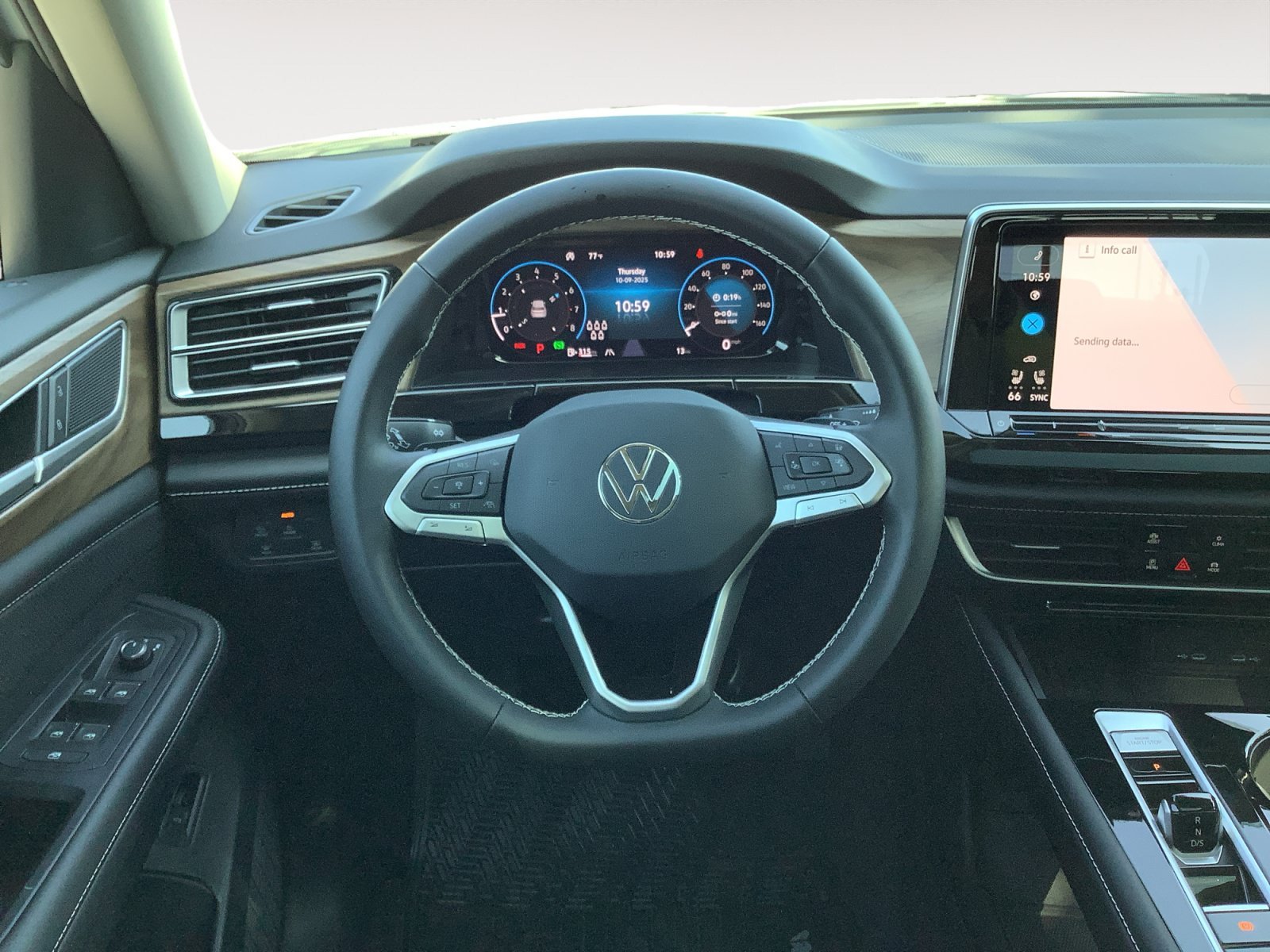 New 2026 Opal White Pearl Volkswagen 2.0T SE w/Technology image 16