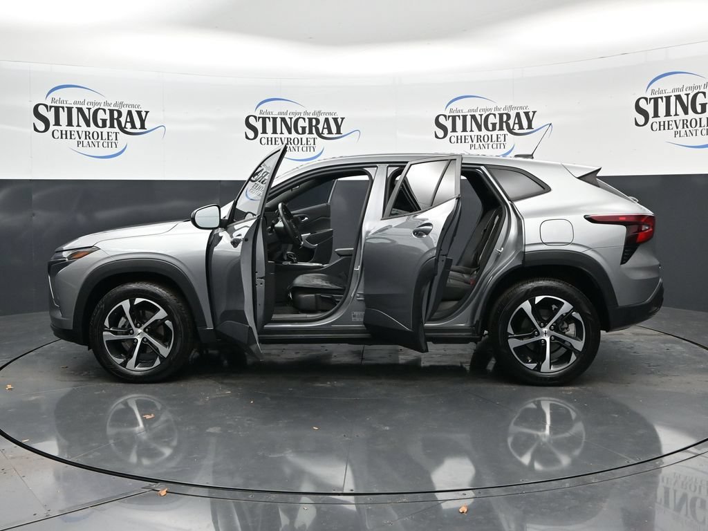 2025 Chevrolet Trax RS - Photo 37