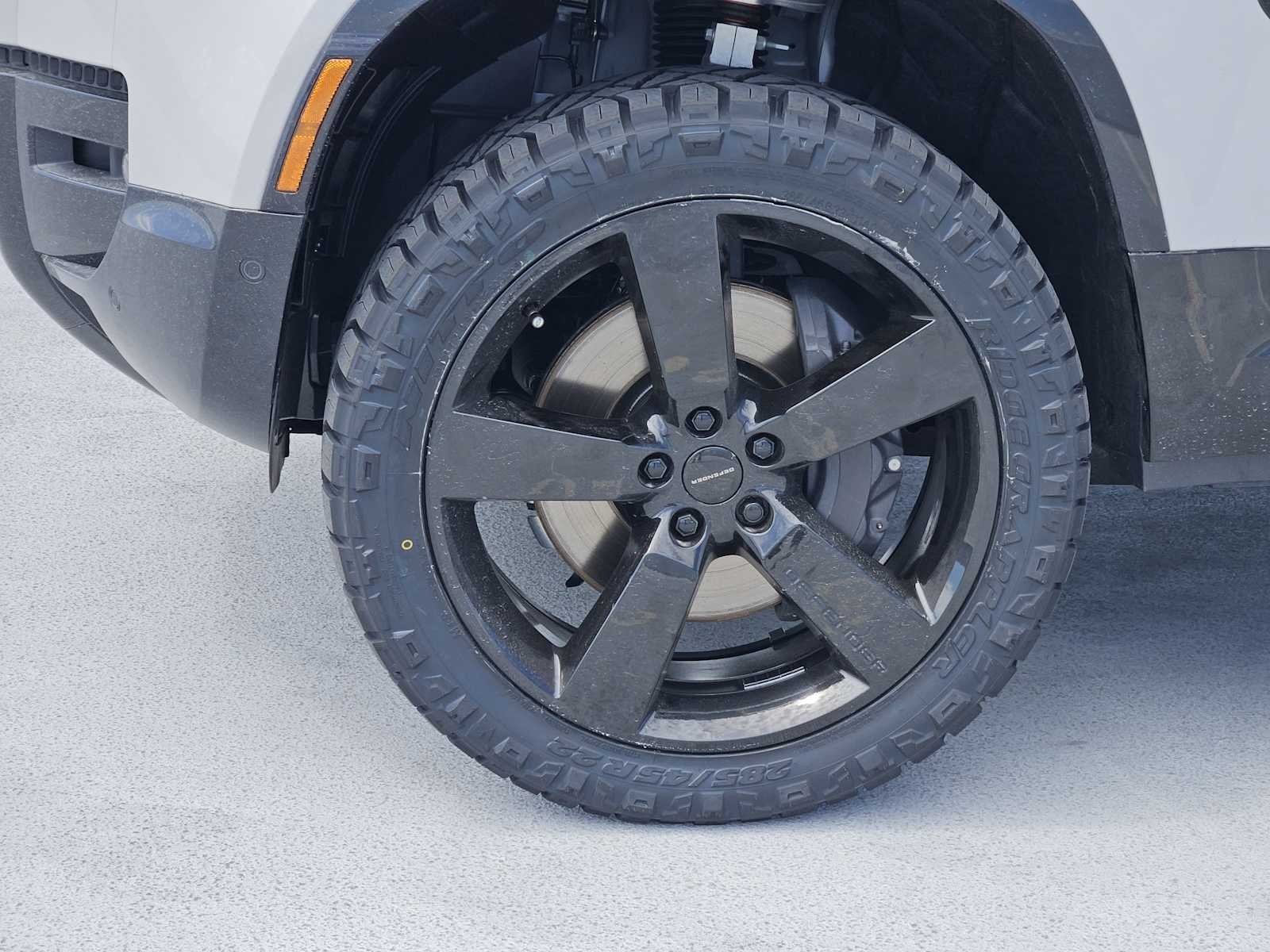 New 2026 Borasco Grey LAND ROVER X-Dynamic SE image 10