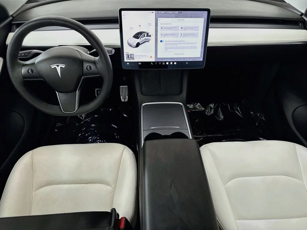 Used 2022 White Tesla Long Range image 24