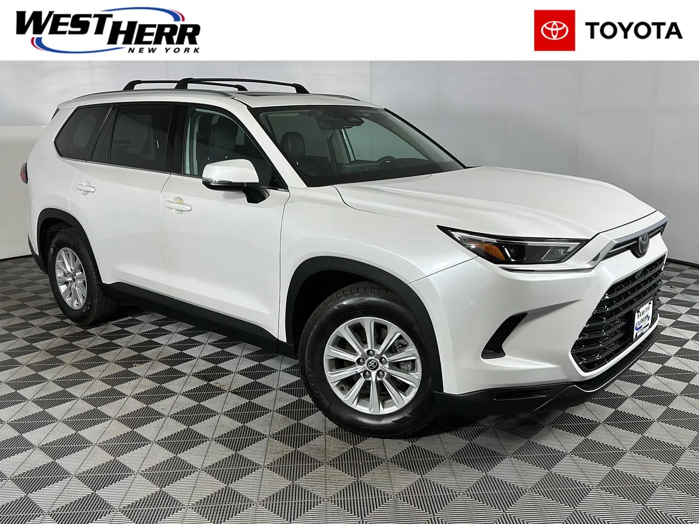 Used 2024 Wind Chill Pearl Toyota XLE image 1