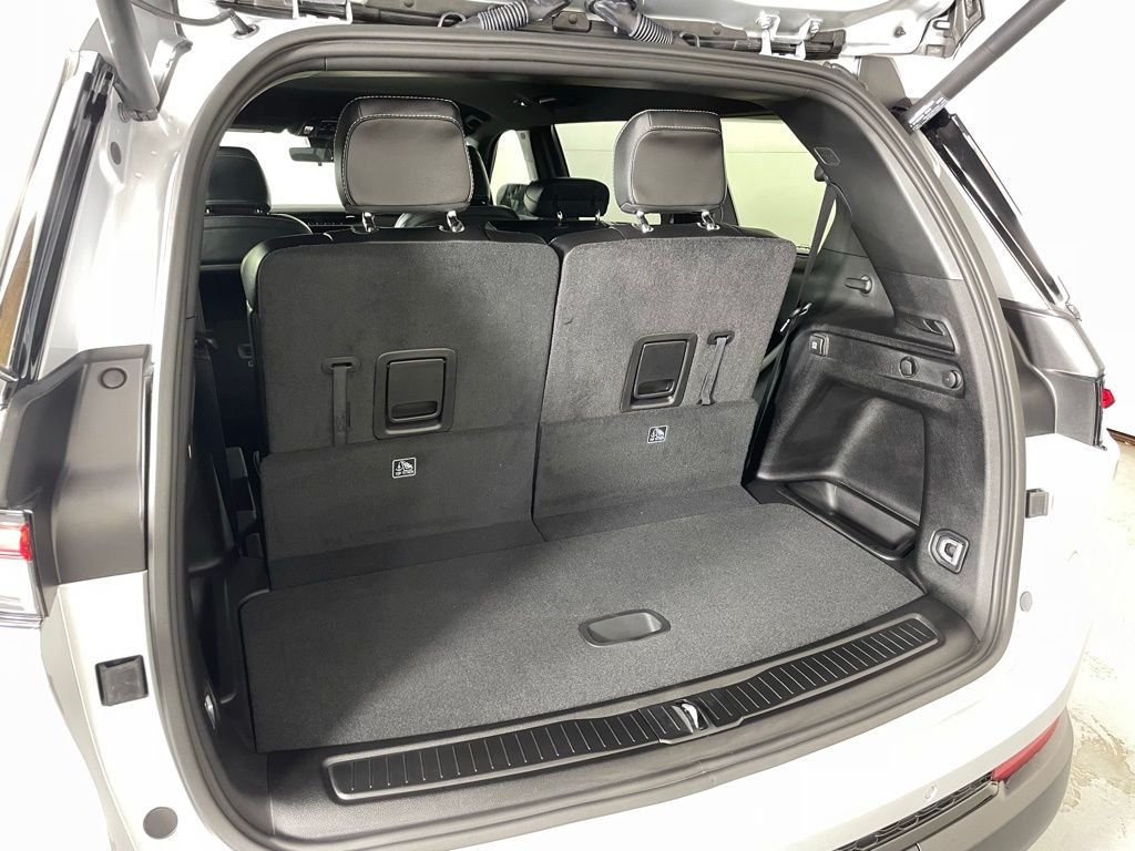 New 2025 Silver Zynith Exterior Paint Jeep Altitude image 39