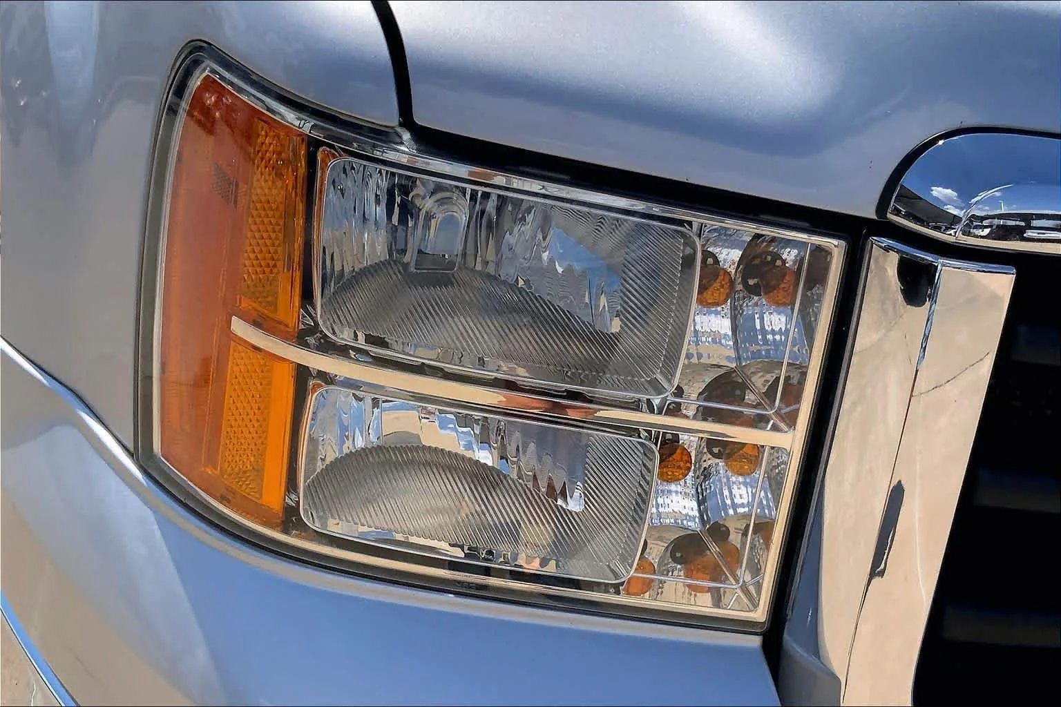 Used 2012 Quicksilver Metallic GMC SLE image 24