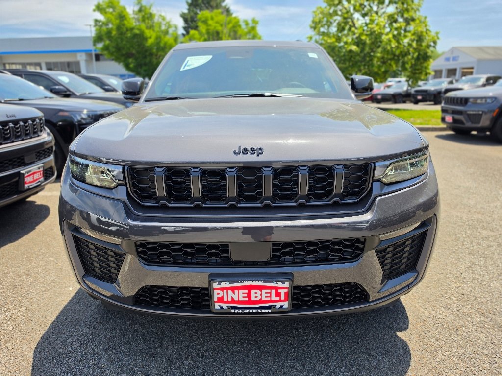 New 2026 Baltic Gray Metallic Clear-Coat Exterior Paint Jeep Limited image 7