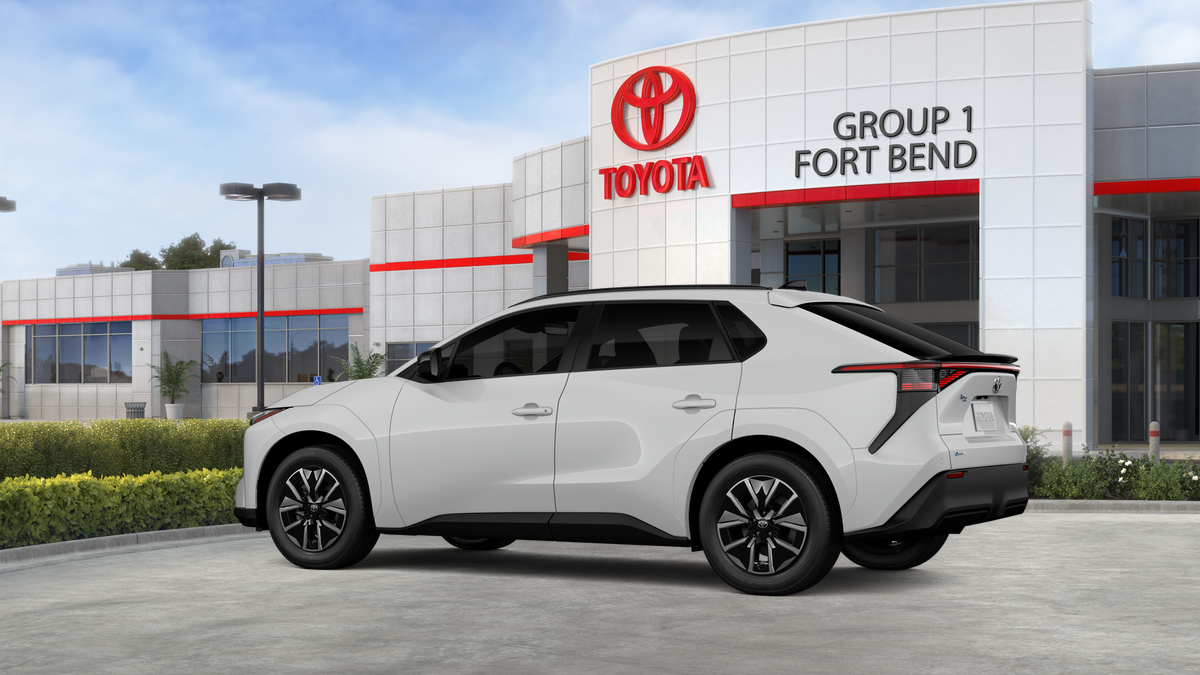 New 2026 Wind Chill Pearl Toyota XLE image 5