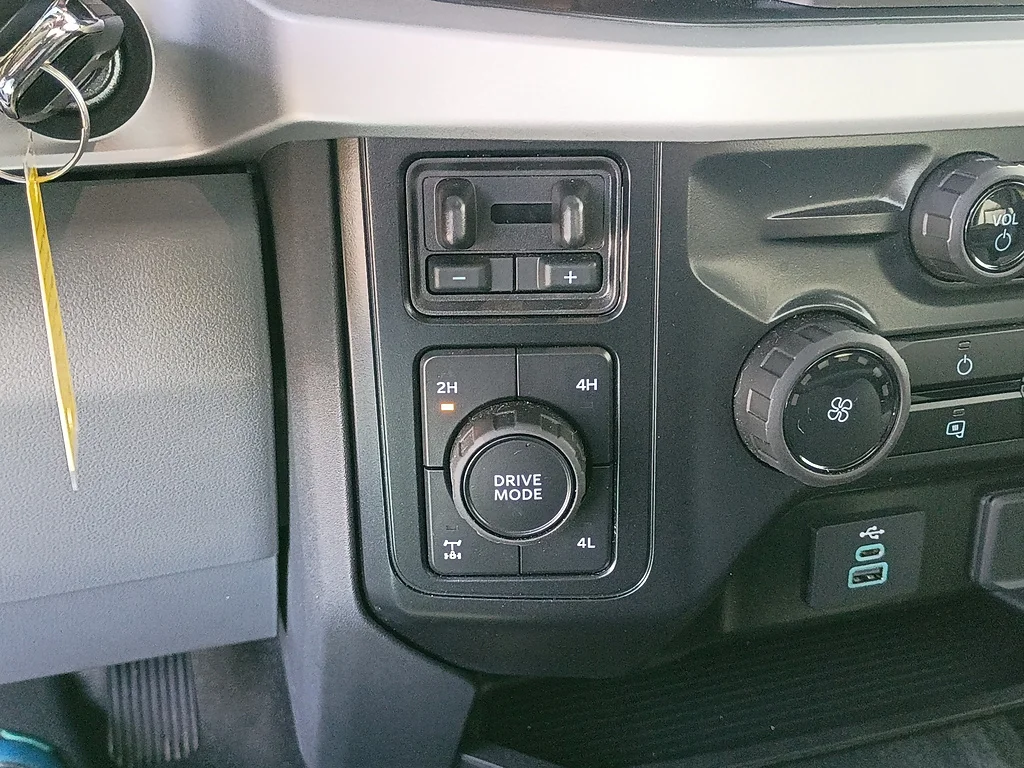 Used 2026 Agate Black Ford XL image 21