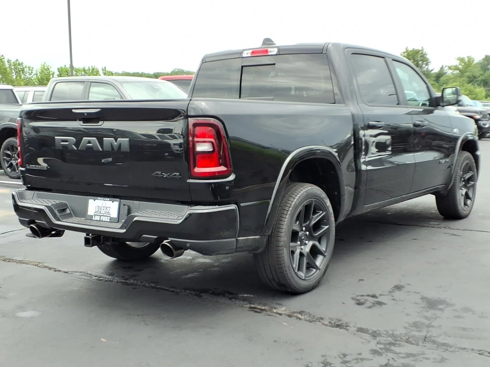 New 2026 Diamond Black Crystal Pearl-Coat Exterior Paint RAM Laramie image 15