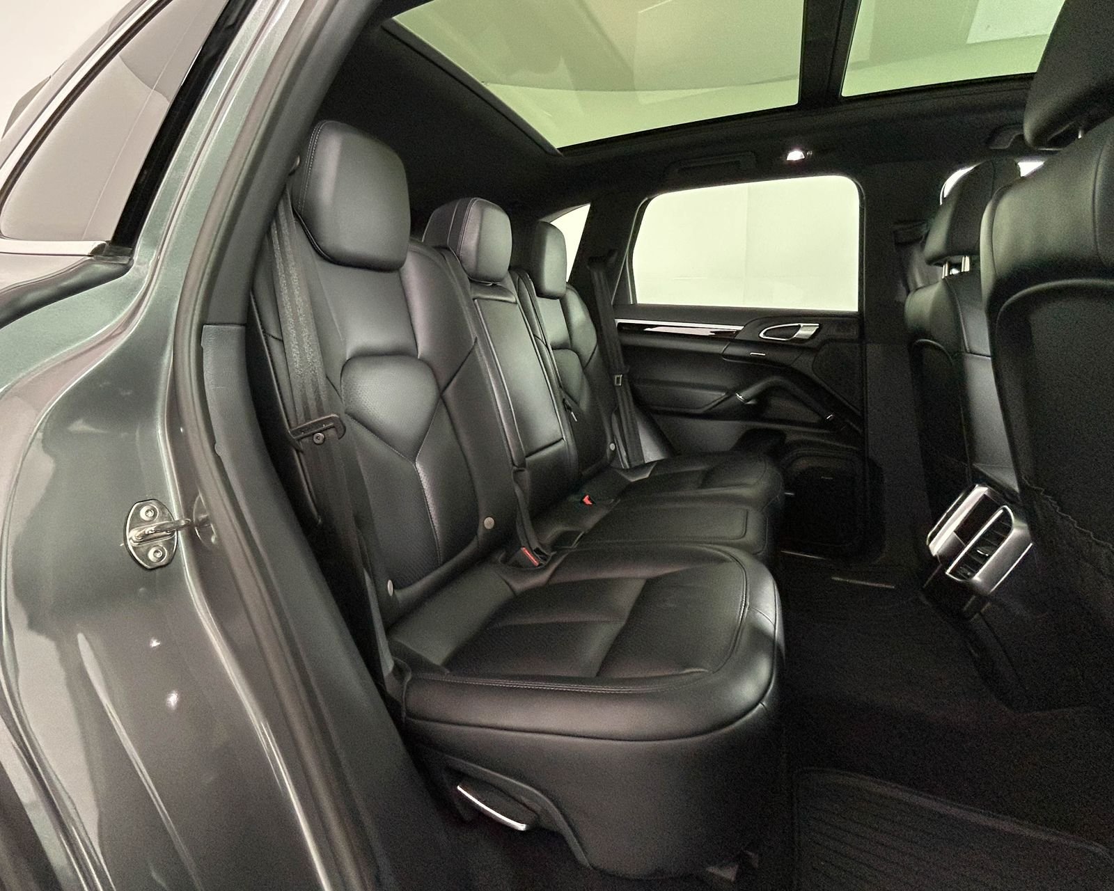 Used 2018 Gray Porsche Base image 26