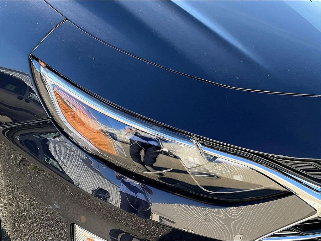 Used 2022 Gray Chevrolet LT image 31