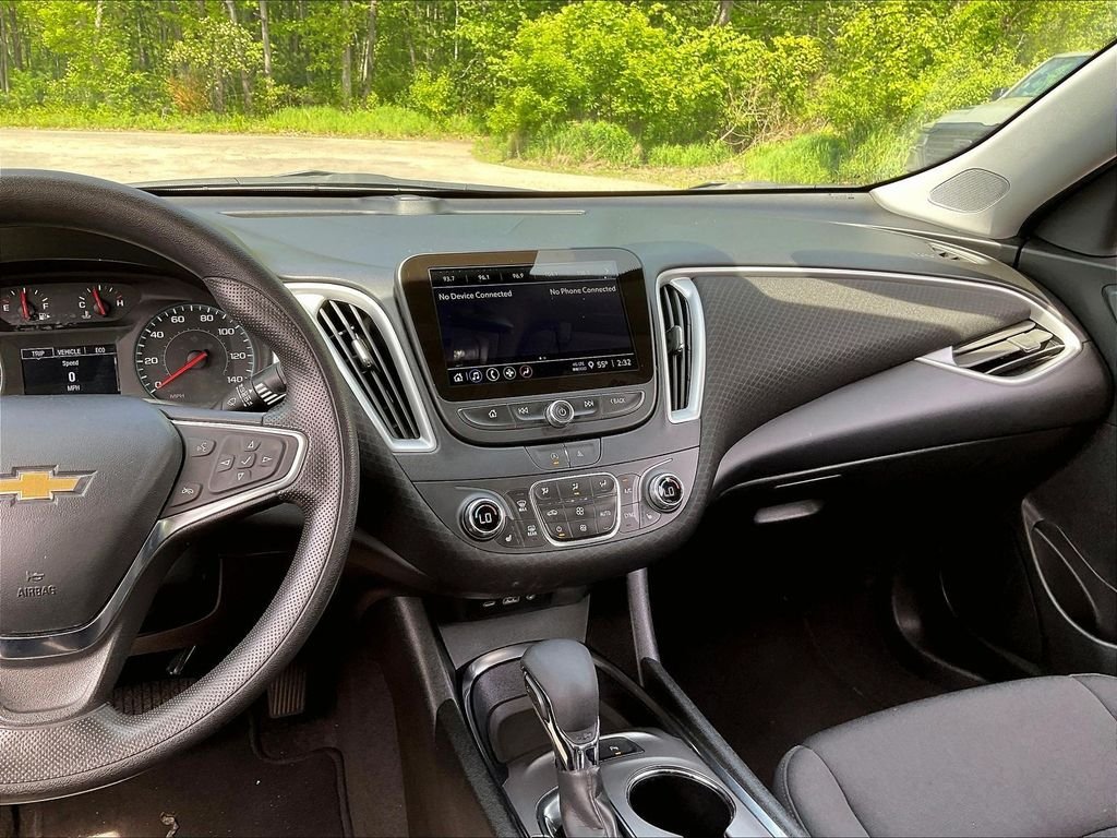 Used 2024 Gray Chevrolet LT image 18