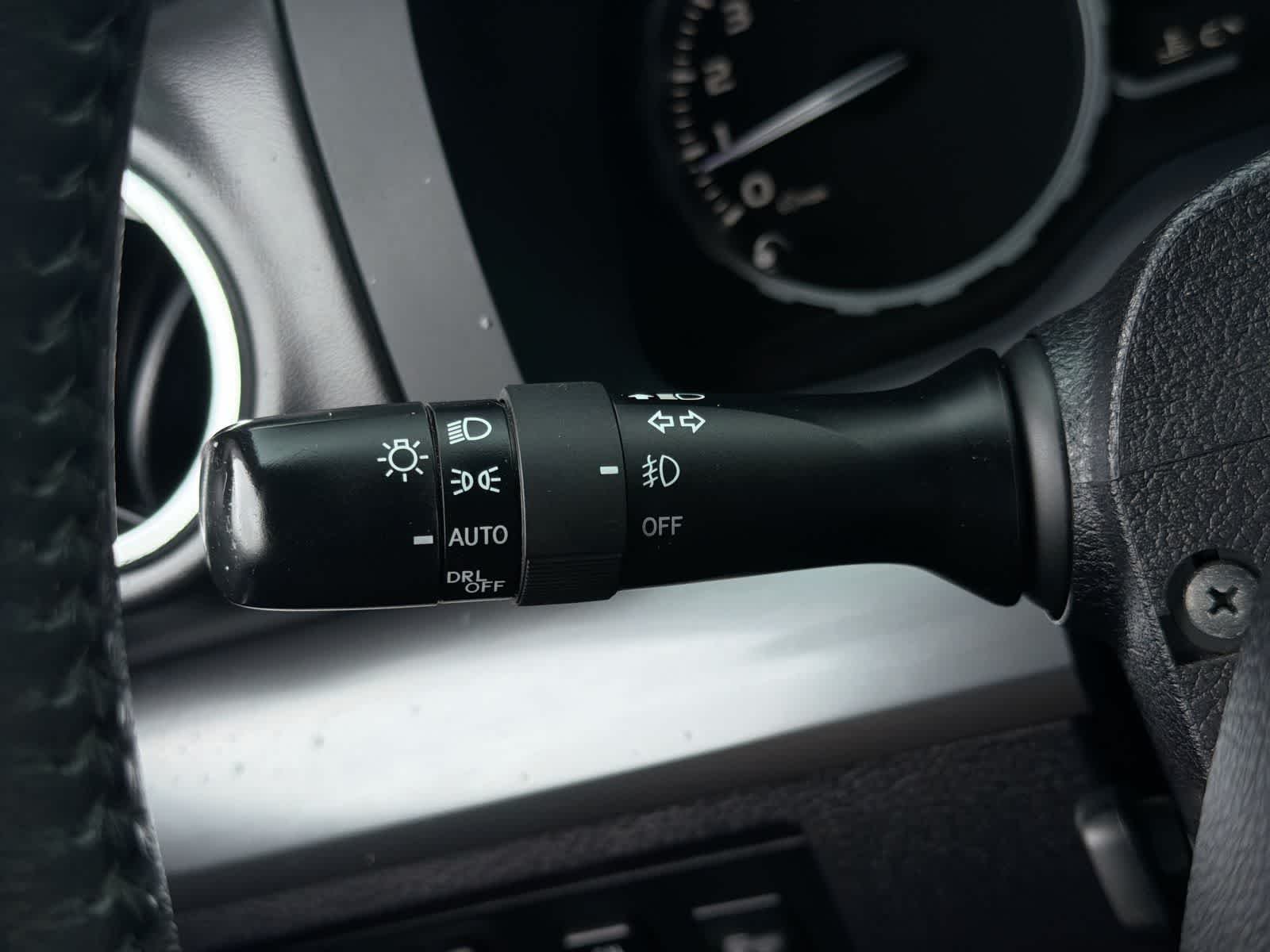 Used 2021 Wind Chill Pearl Toyota Platinum image 28