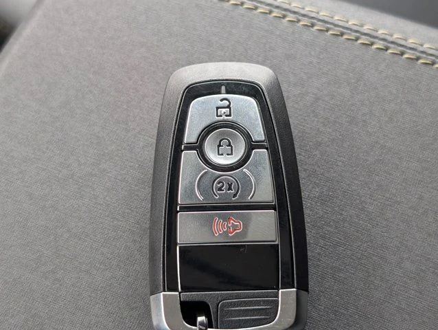 New 2026 Avalanche Gray Ford Badlands® image 32