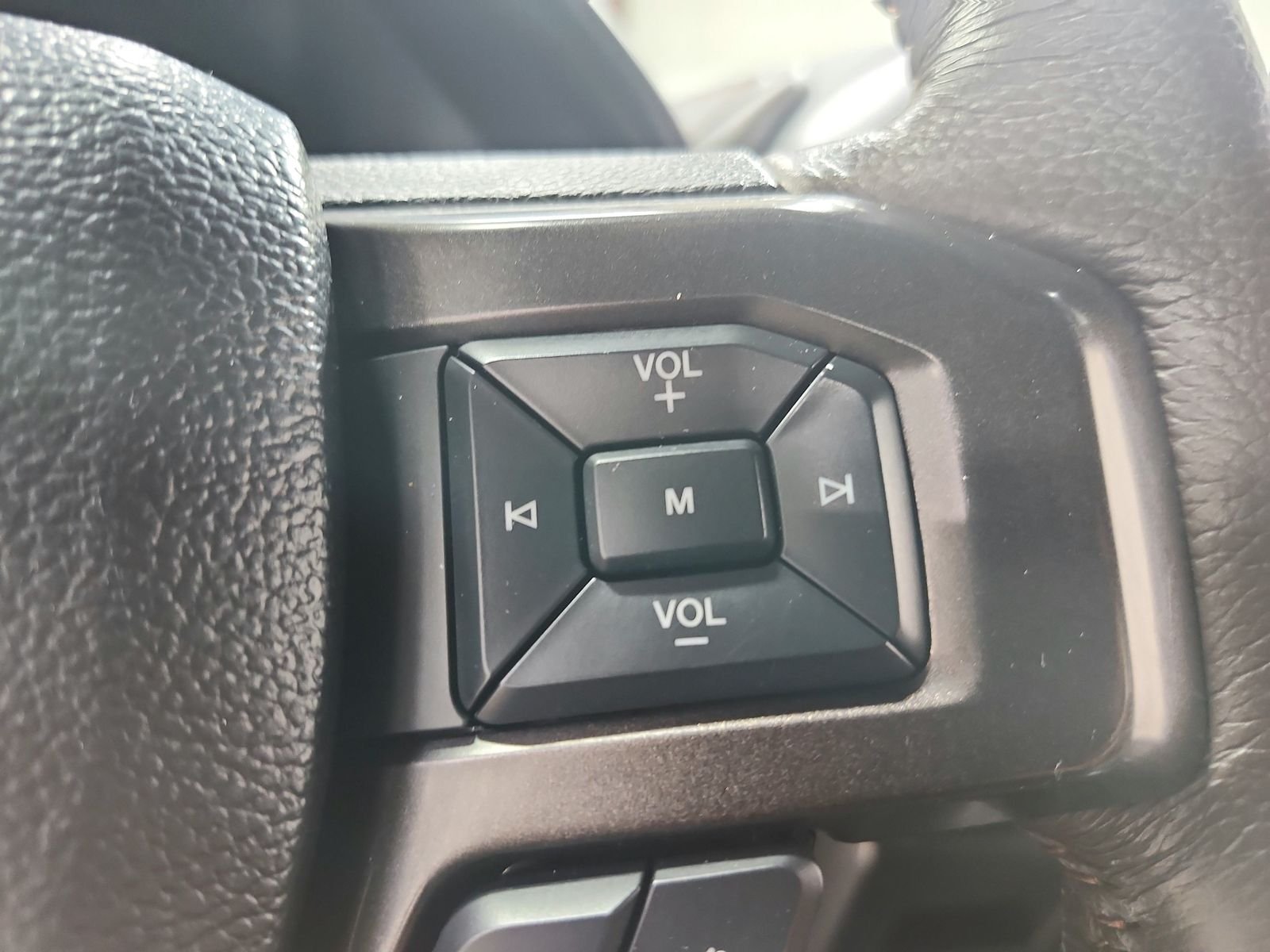 Used 2021 Oxford White Ford King Ranch image 27