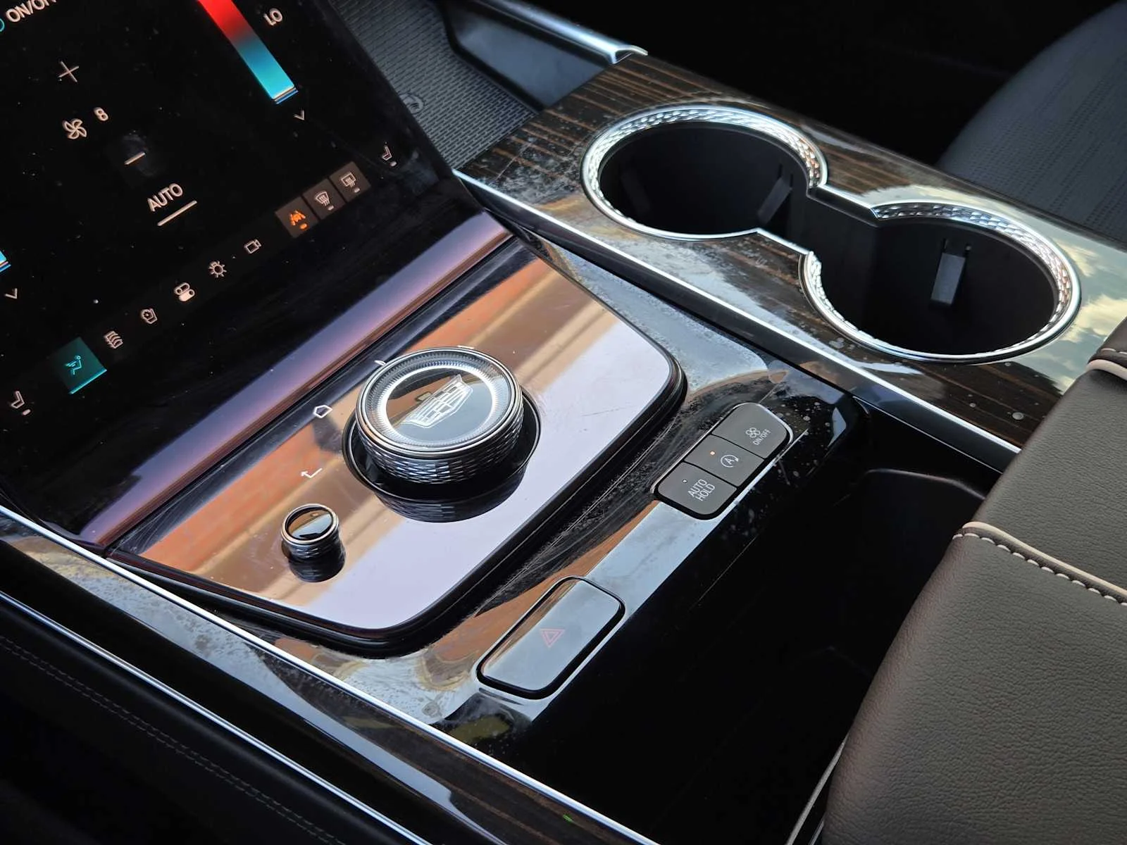 2026 Cadillac Escalade Luxury - Photo 15