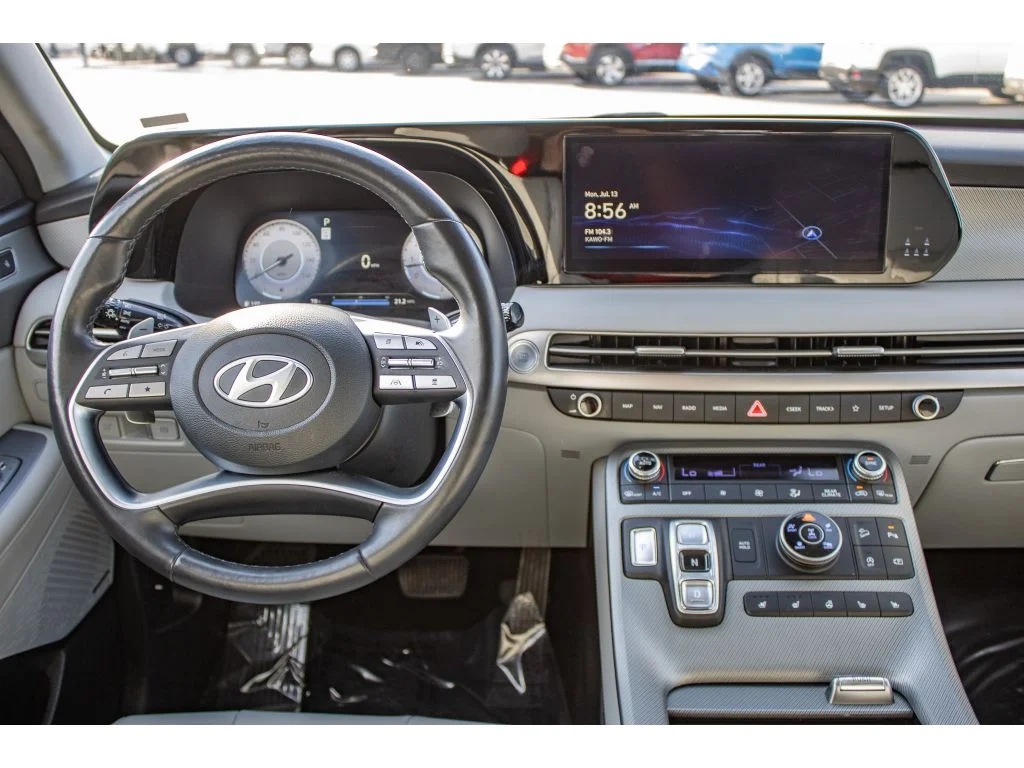 Used 2024 Sierra Burgundy Hyundai SEL 7P image 26