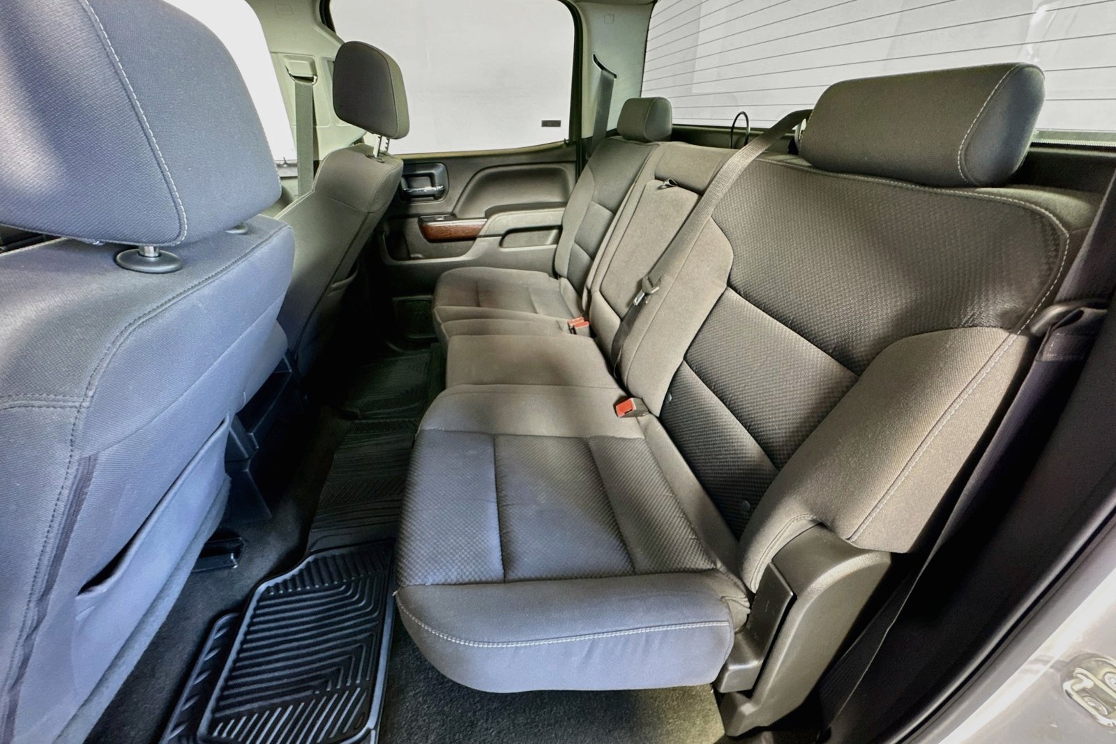 Used 2018 Quicksilver Metallic GMC SLE image 22