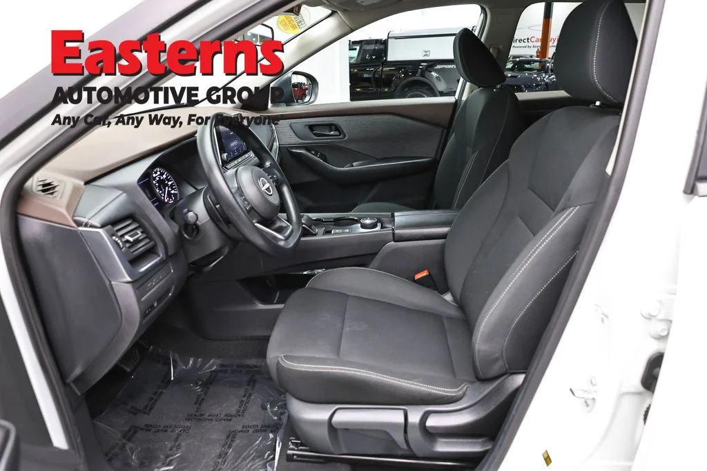 Used 2023 White Nissan S image 14