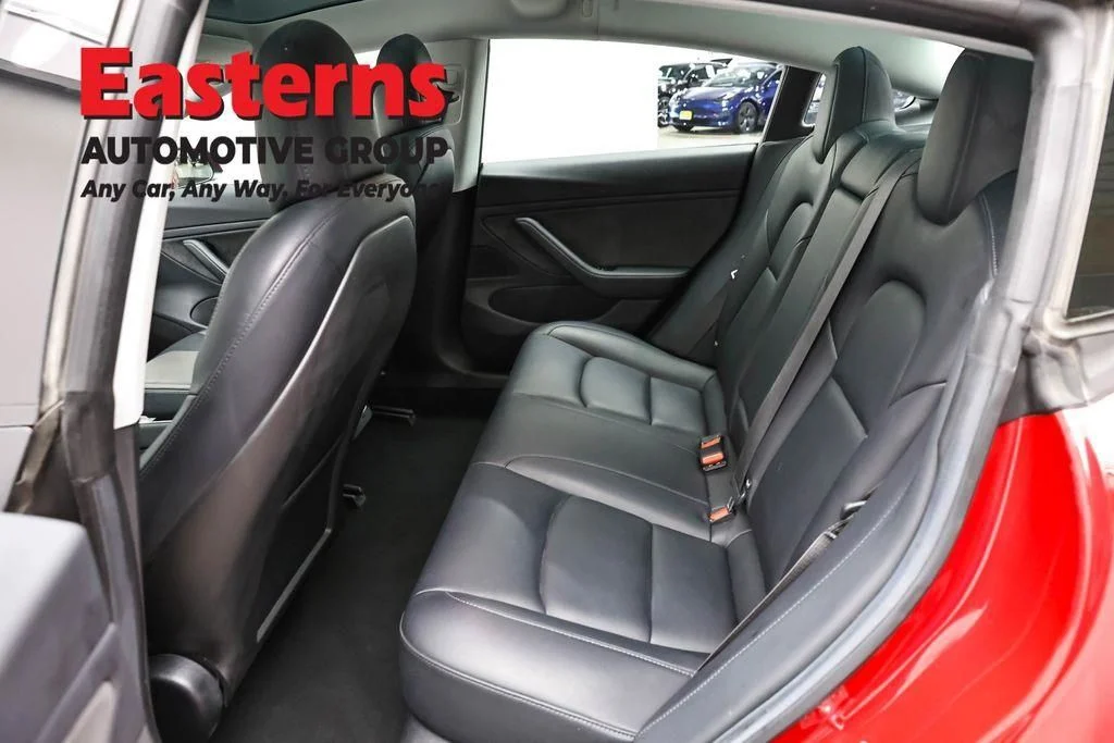 Used 2018 Red Tesla Long Range image 17