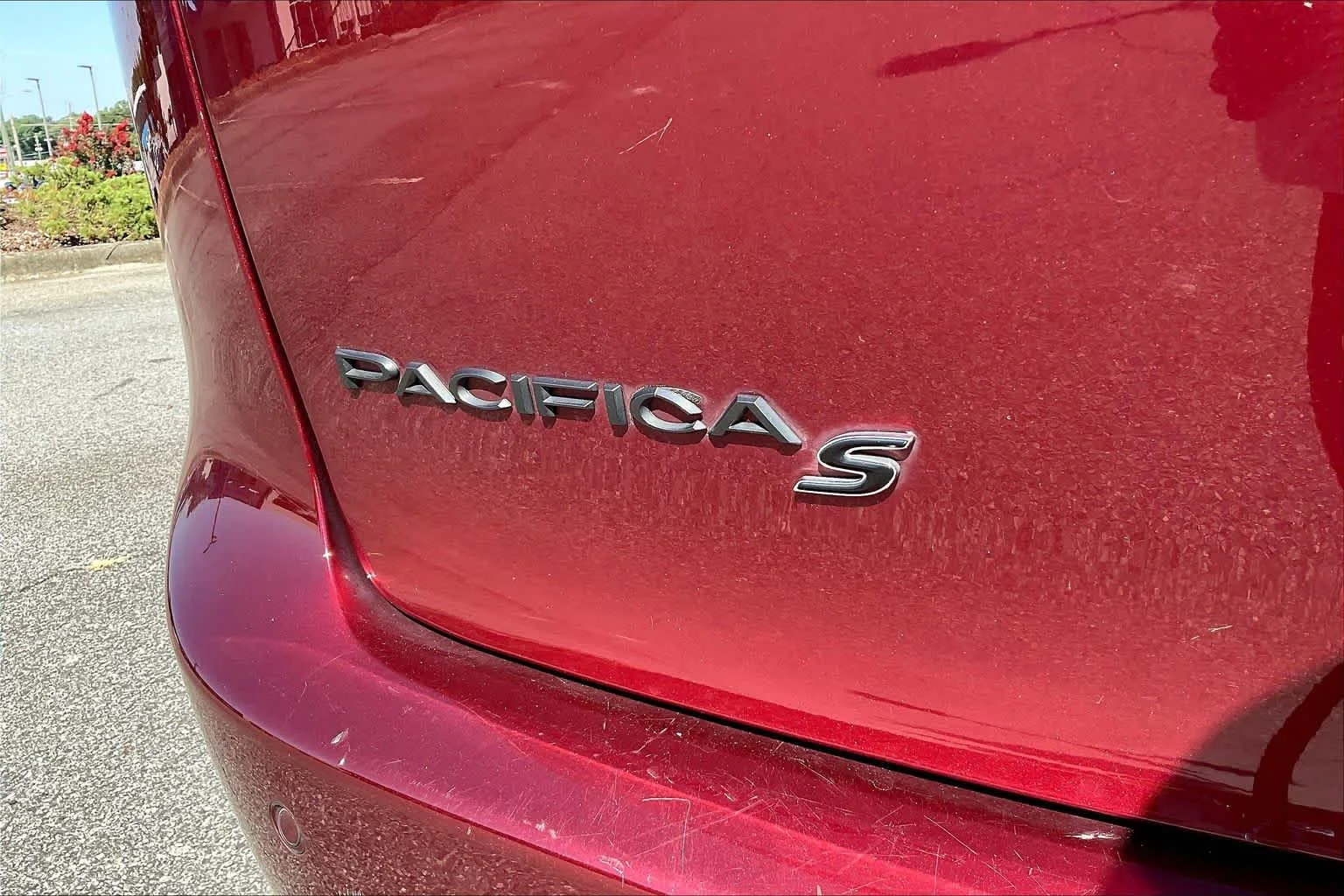Used 2023 Velvet Red Pearlcoat Chrysler Limited image 31