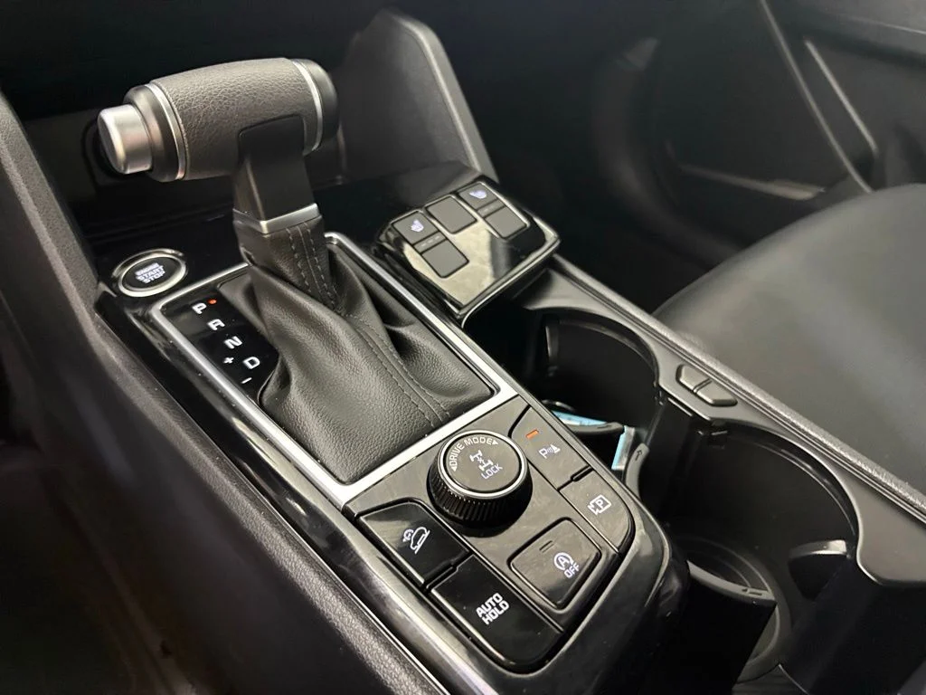 Used 2025 Black Kia X-Line image 34