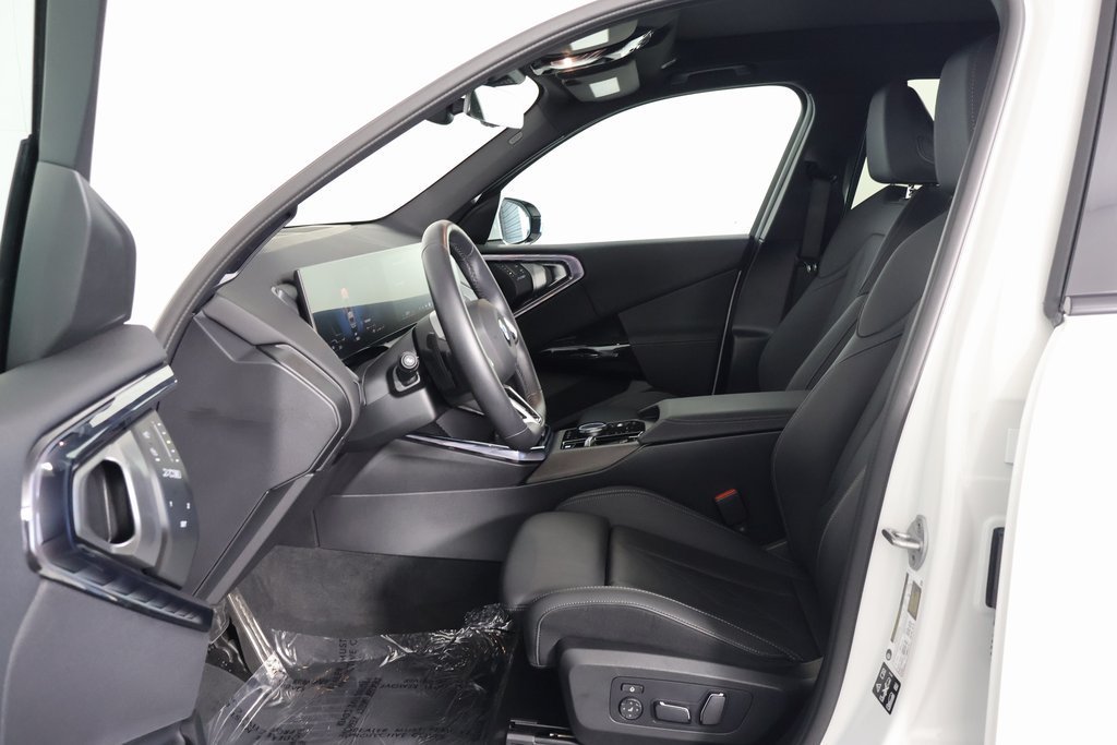 Used 2026 Alpine White BMW 30 xDrive image 10