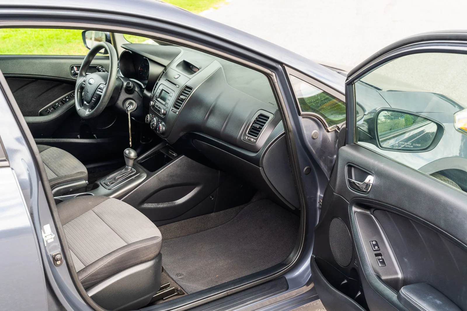 Used 2015  Kia LX image 10