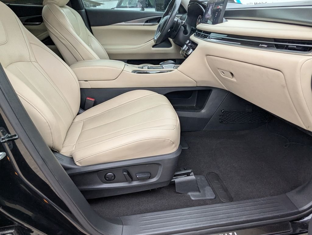 Used 2023 Black INFINITI LUXE AWD image 25