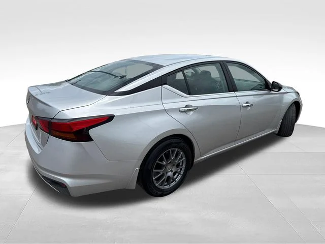 Used 2024 Silver Nissan 2.5 S image 7