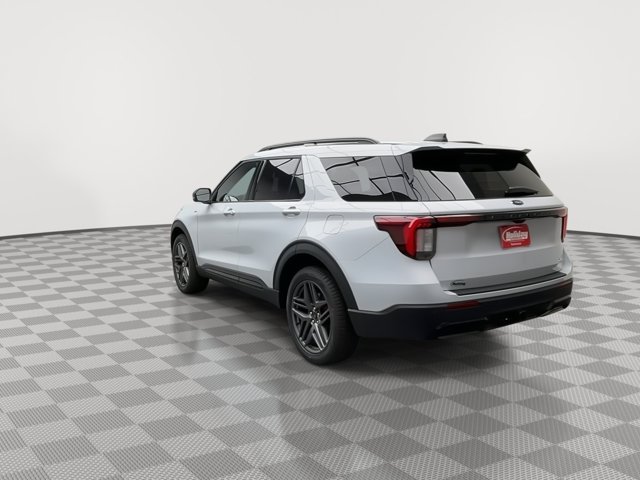 Used 2026 Space White Metallic Ford ST-Line image 43