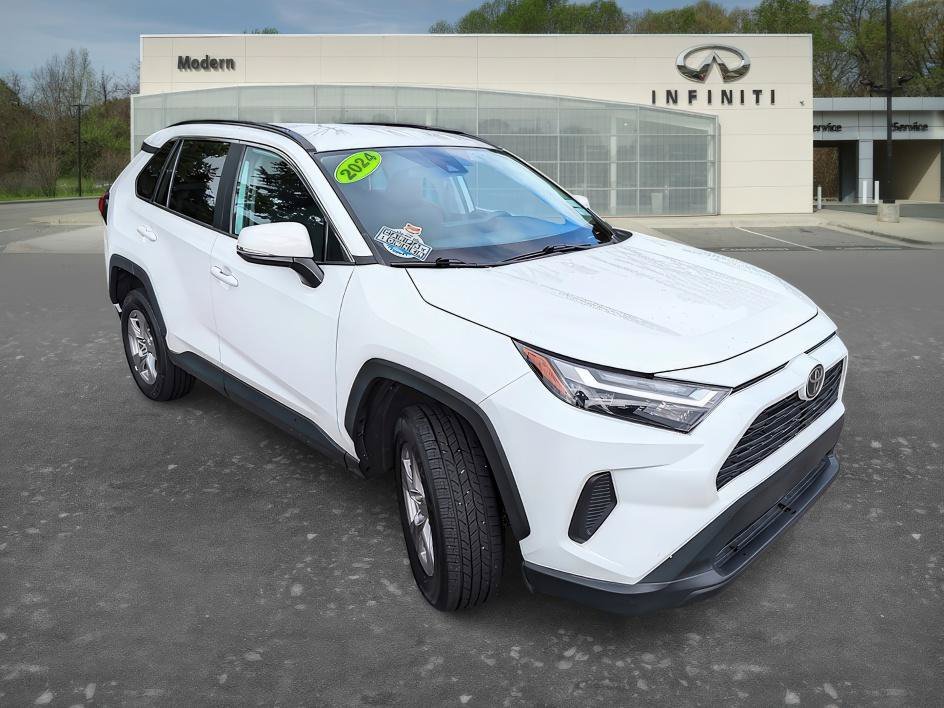 Used 2024 Ice Toyota XLE image 2