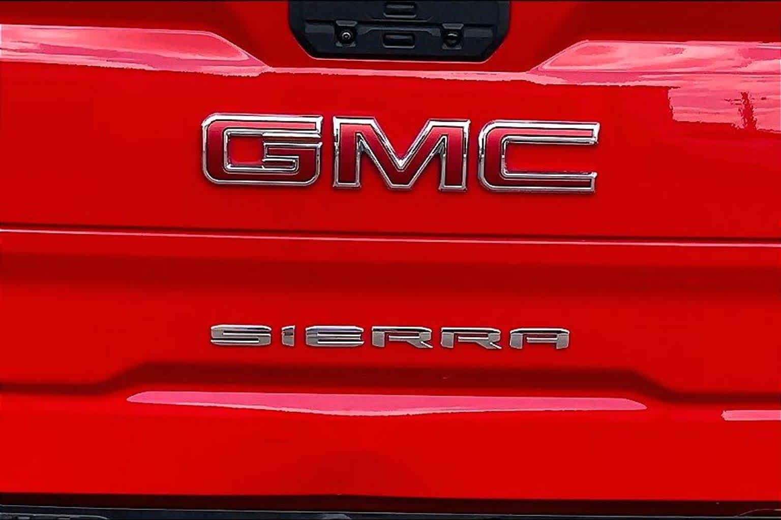 Certified Used 2021 Cardinal Red GMC SLT image 31