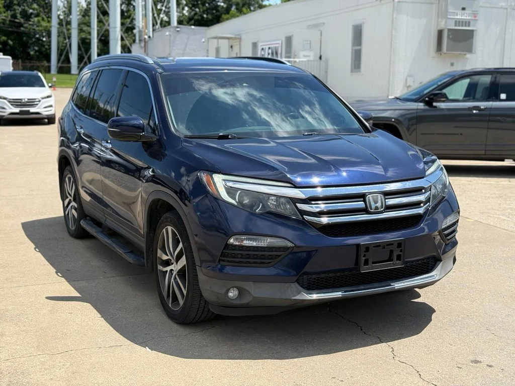 Used 2018 Blue Honda Elite image 4