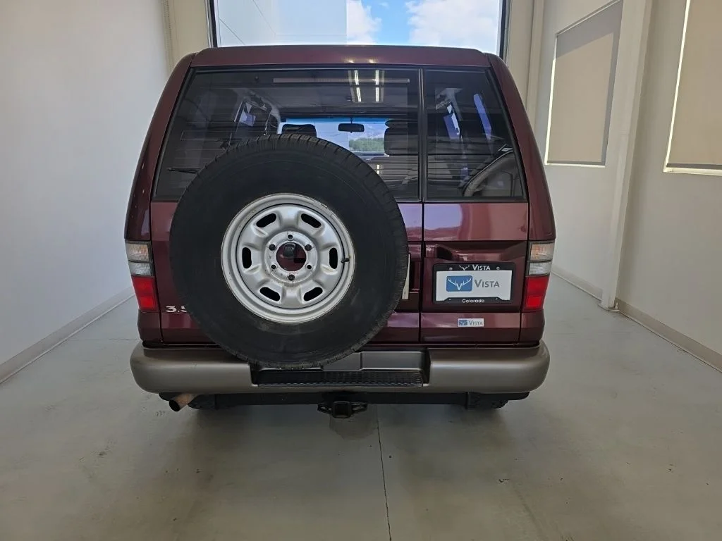 Used 2000 Red Isuzu S image 6