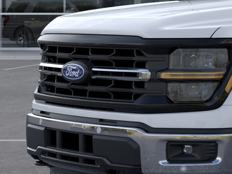 New 2026 Oxford White Ford XLT image 29