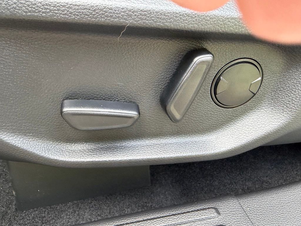 New 2026 Avalanche Ford XLT image 19