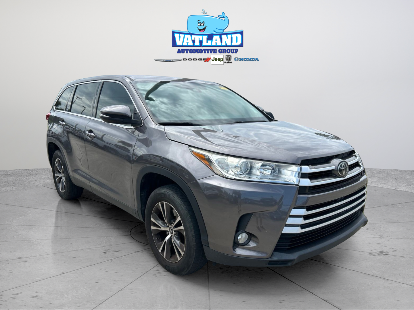 Used 2019 Gray Toyota LE Plus image 22