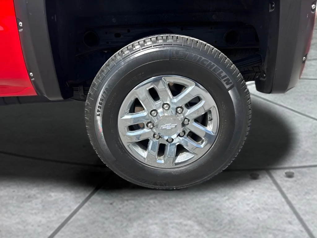 Used 2015 Red Chevrolet LT image 26
