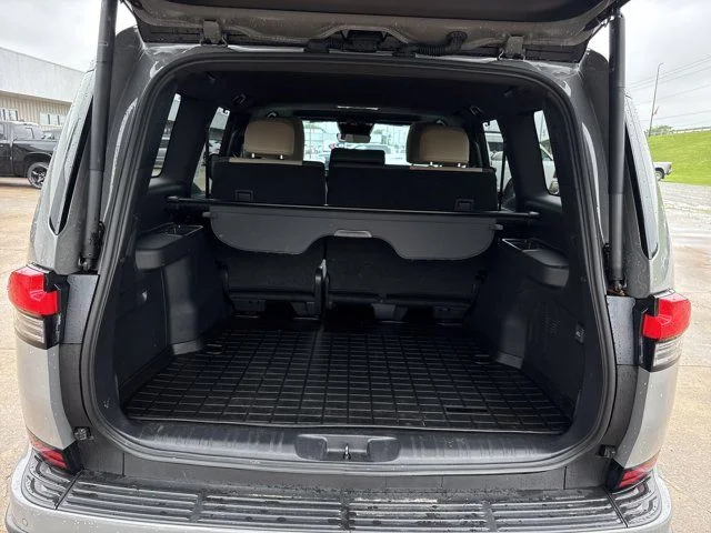 Used 2024  Lexus 550 Overtrail+ image 7