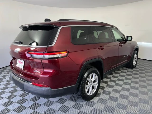 Used 2022 Red Jeep Limited image 7