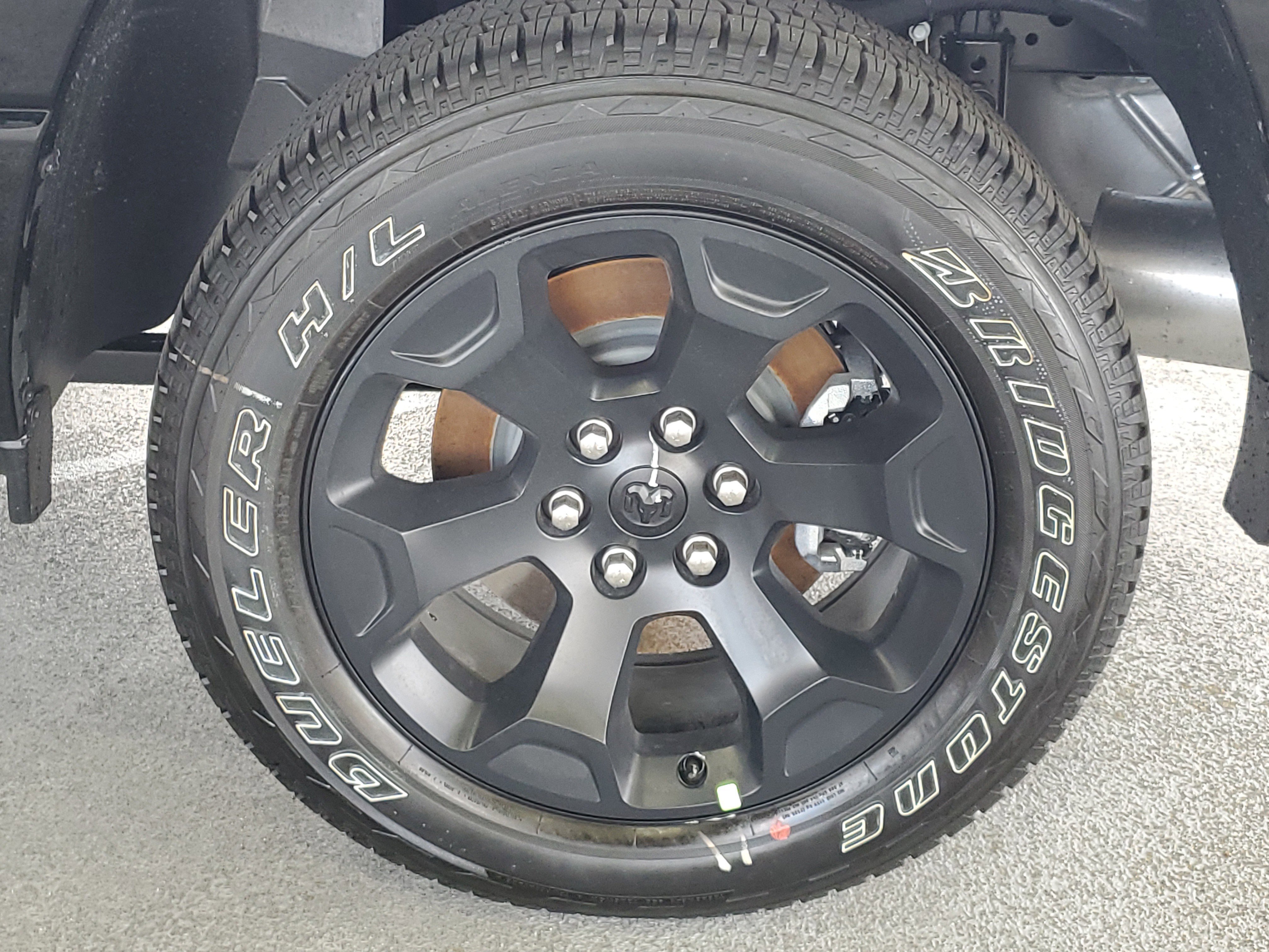 New 2026 Diamond Black Crystal Pearl-Coat Exterior Paint RAM Express image 6