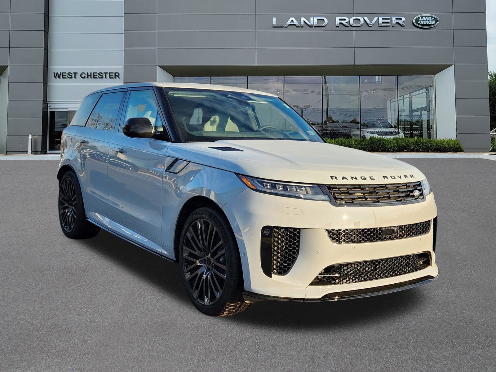 New 2026 Arroios Grey LAND ROVER SV image 2