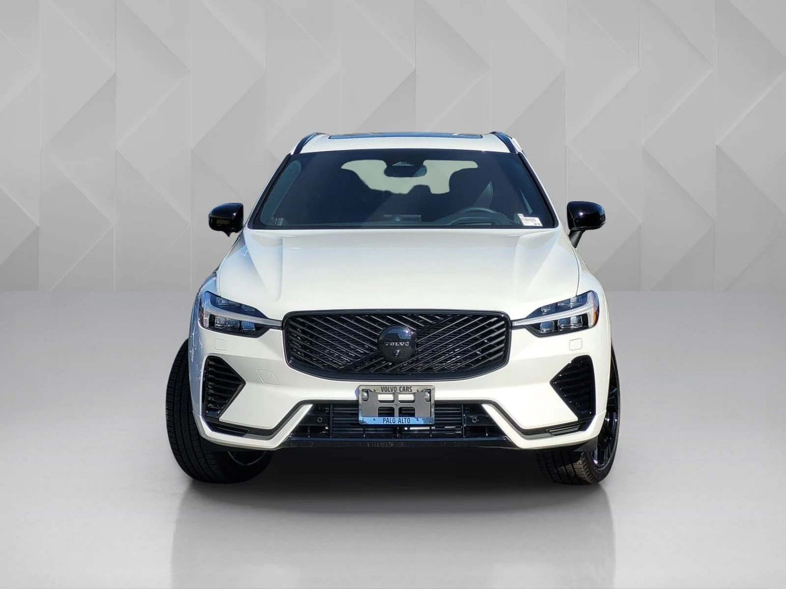 New 2026 White Volvo T8 Ultra Black Edition image 2