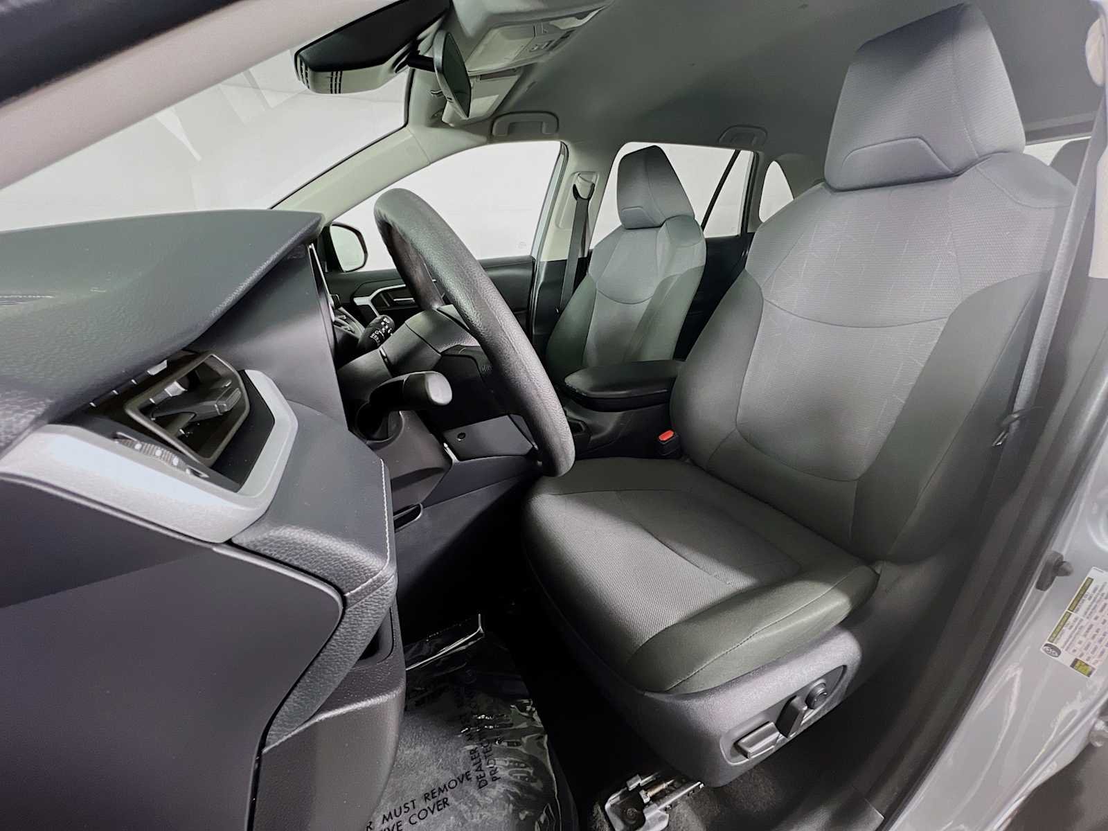 Used 2025 Silver Sky Metallic Toyota XLE image 20