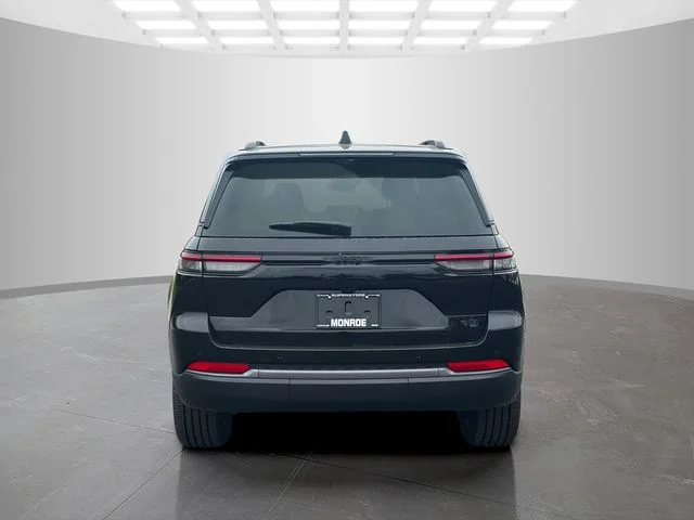 New 2026 Diamond Black Crystal Pearl-Coat Exterior Paint Jeep 85th Anniversary Edition image 6
