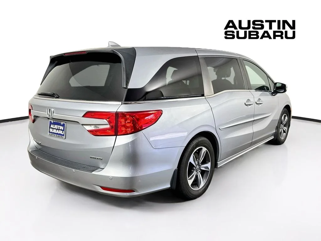 Used 2018 Silver Honda Touring image 7