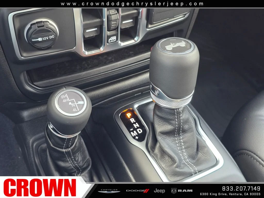 New 2026 Black Clear-Coat Exterior Paint Jeep Sahara image 17